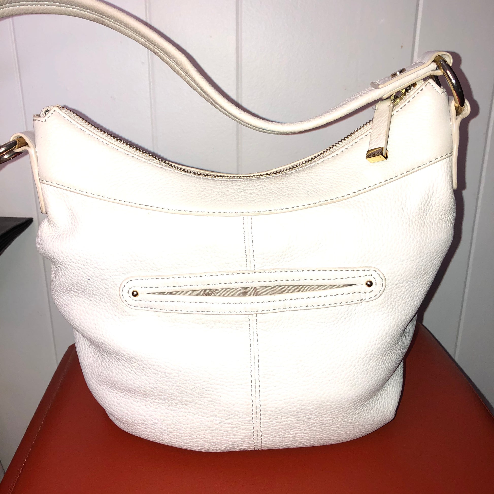 Calvin Klein Cream Leather Handbag –