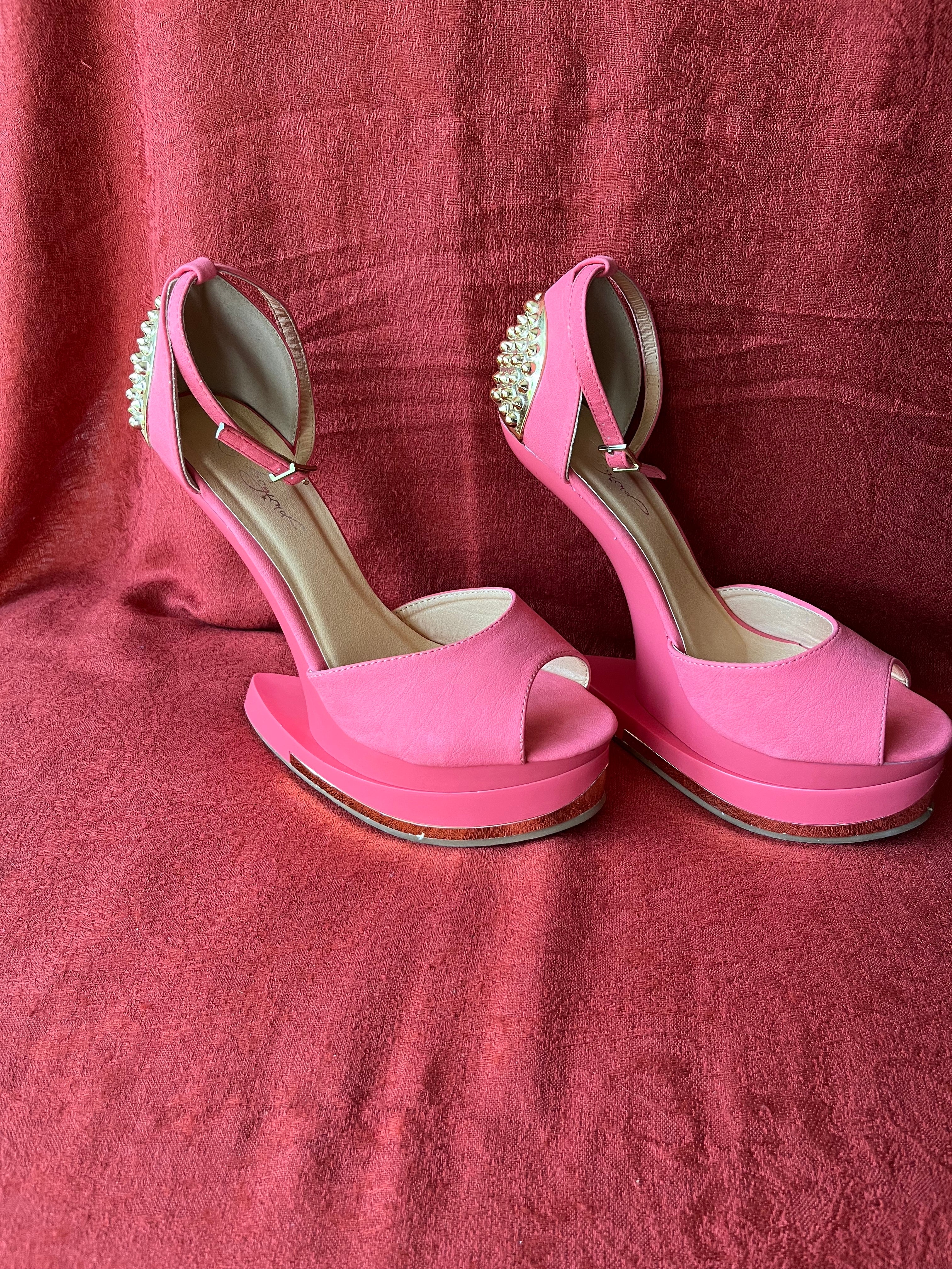naturalizer gold heels from their 27 edit... - Depop