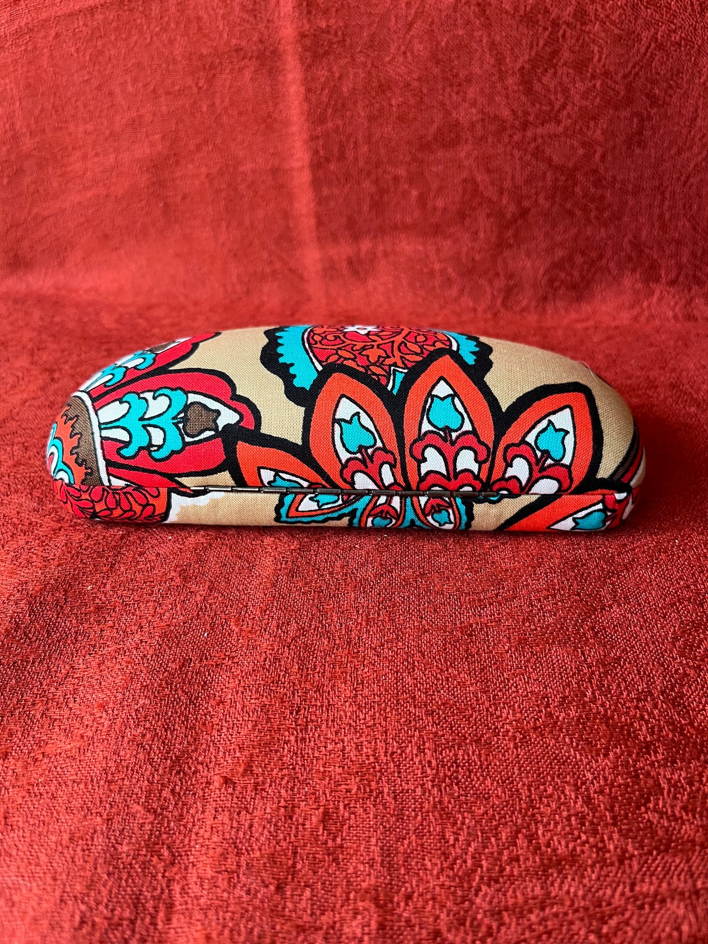 Vera Bradley Small Hard Clam Shell Eyeglass Case