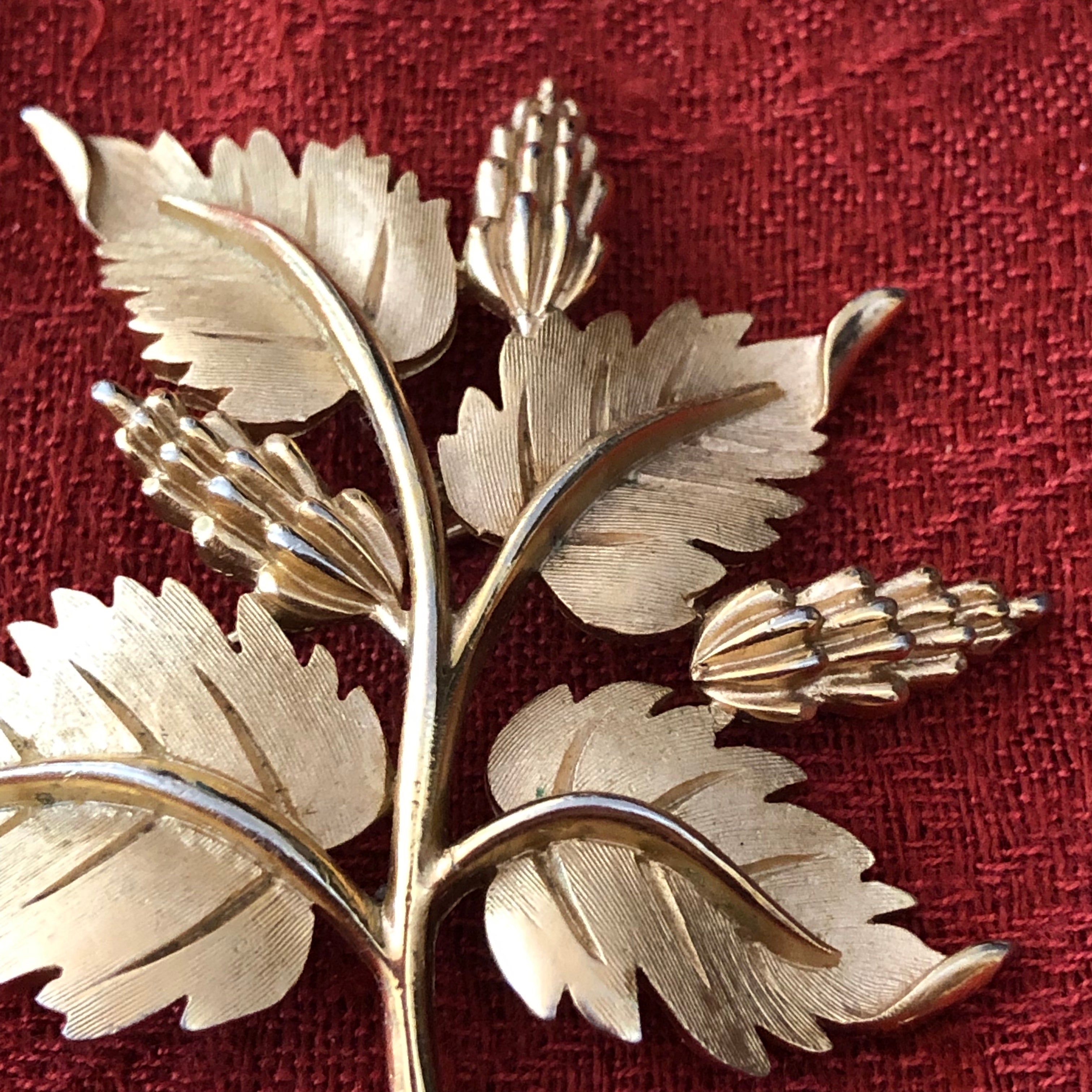 CROWN TRIFARI Vintage Gold Tone Brushed Leaf Tree Brooch Pine