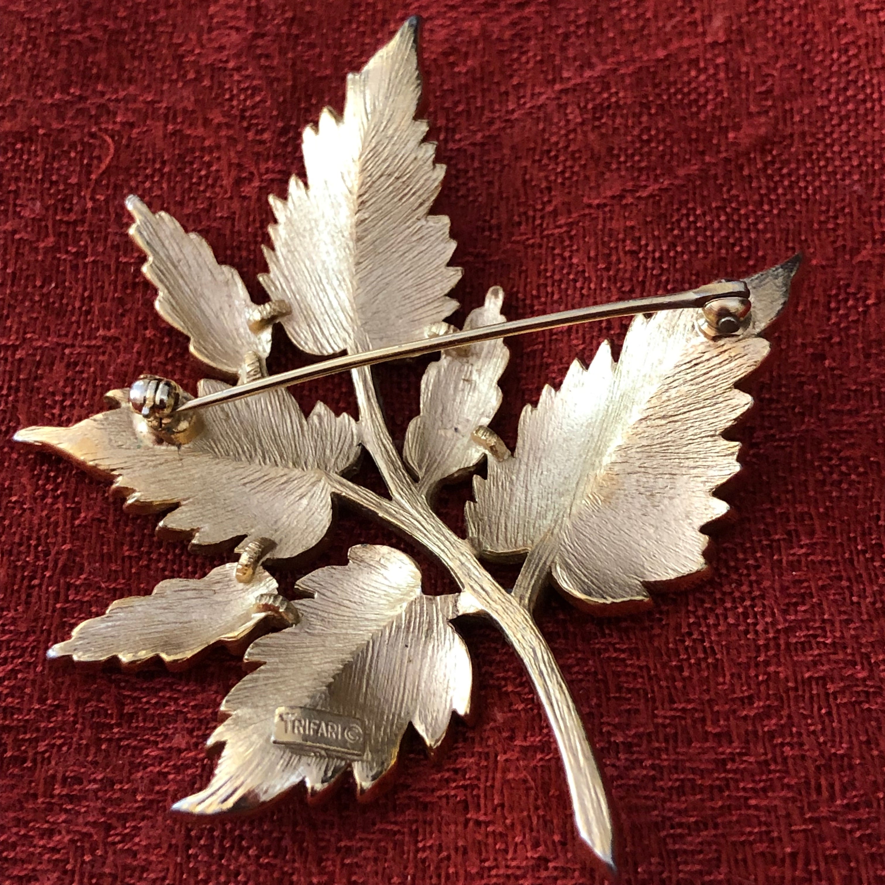 Trifari clearance brooch leaf