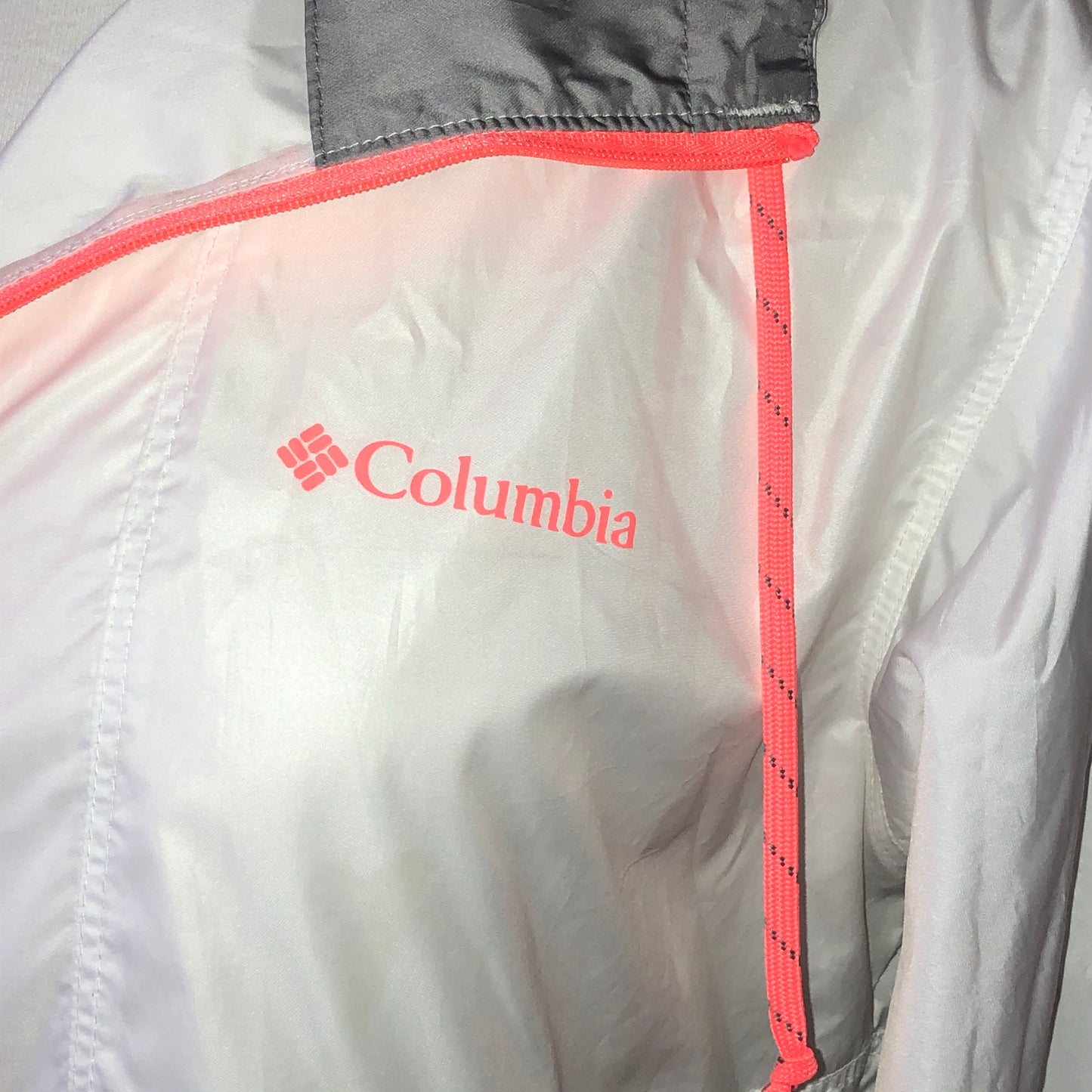 Columbia White Color-Blocked Lightweight Windbreaker - M