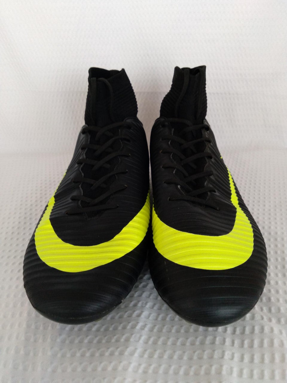 Binbinniao Football Shoes - Size 11