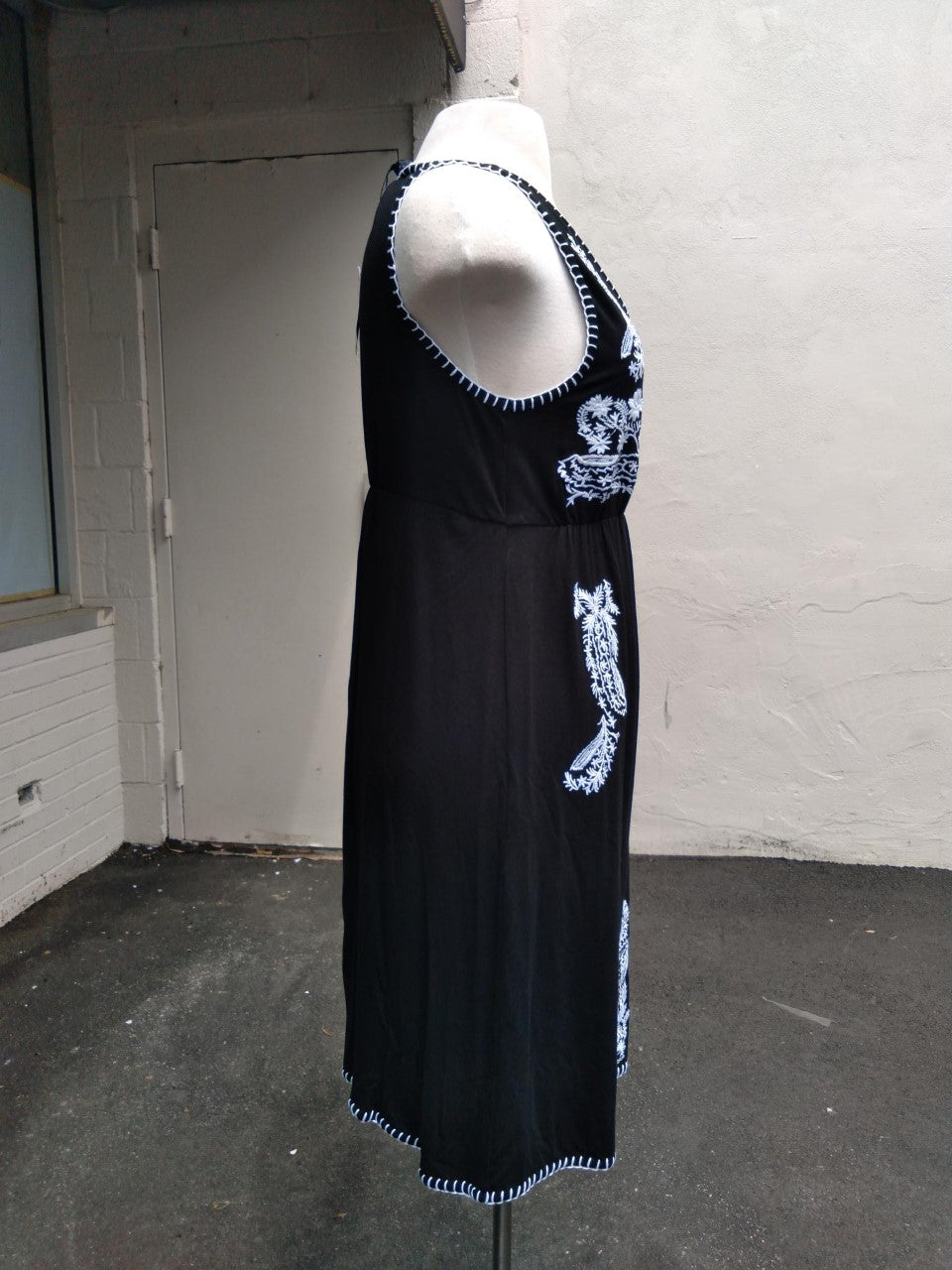 NWT - Grace Elements black white Sleeveless Dress - L