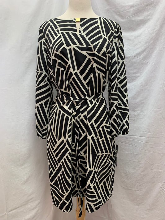 NWT - TAHARI ARTHUR S. LEVINE black ivory geometric print Dress - 10