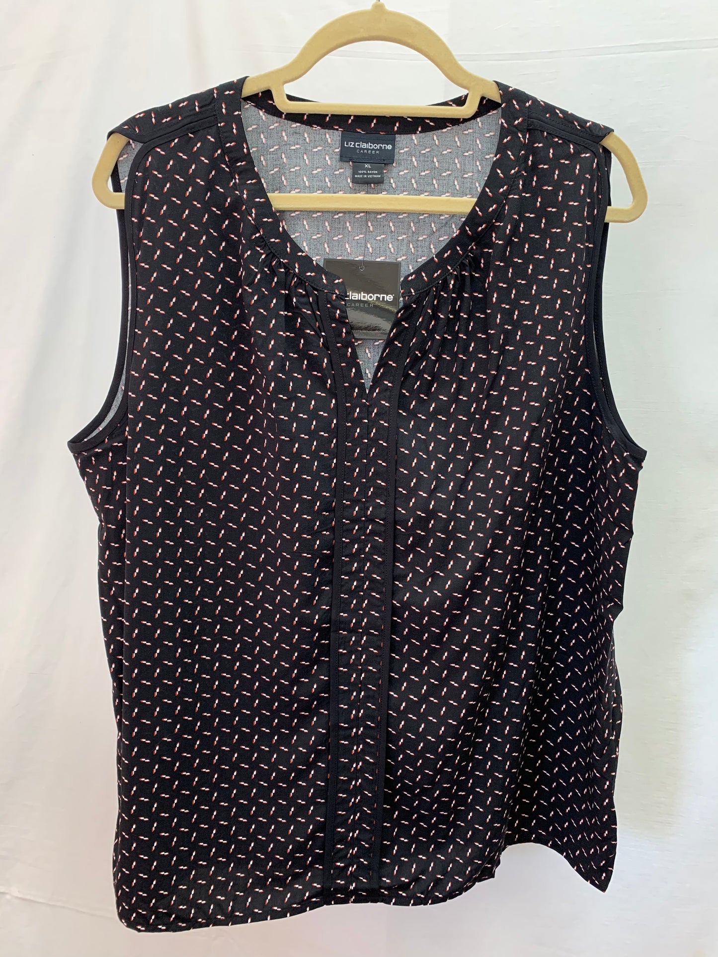 NWT - LIZ CLAIBORNE black print sleeveless Shirt - Size XL