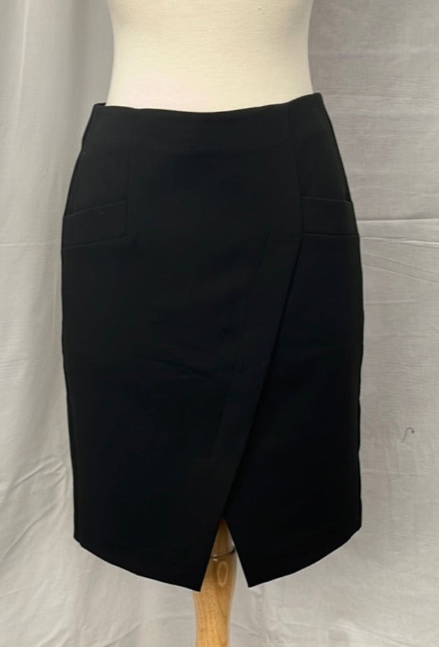 NWT -- Ann Taylor Loft Petites Black Mini Skirt -- Size 0P