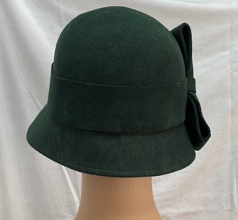 NWT -- Kate Spade Forest Green Wool Cloche Hat with Bow -- Single Size