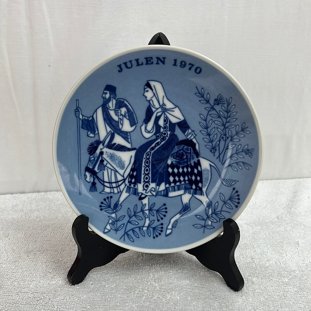 VTG -- Porsgrund 1970 Porcelain Christmas Plate -- "On the Road to Bethlehem"