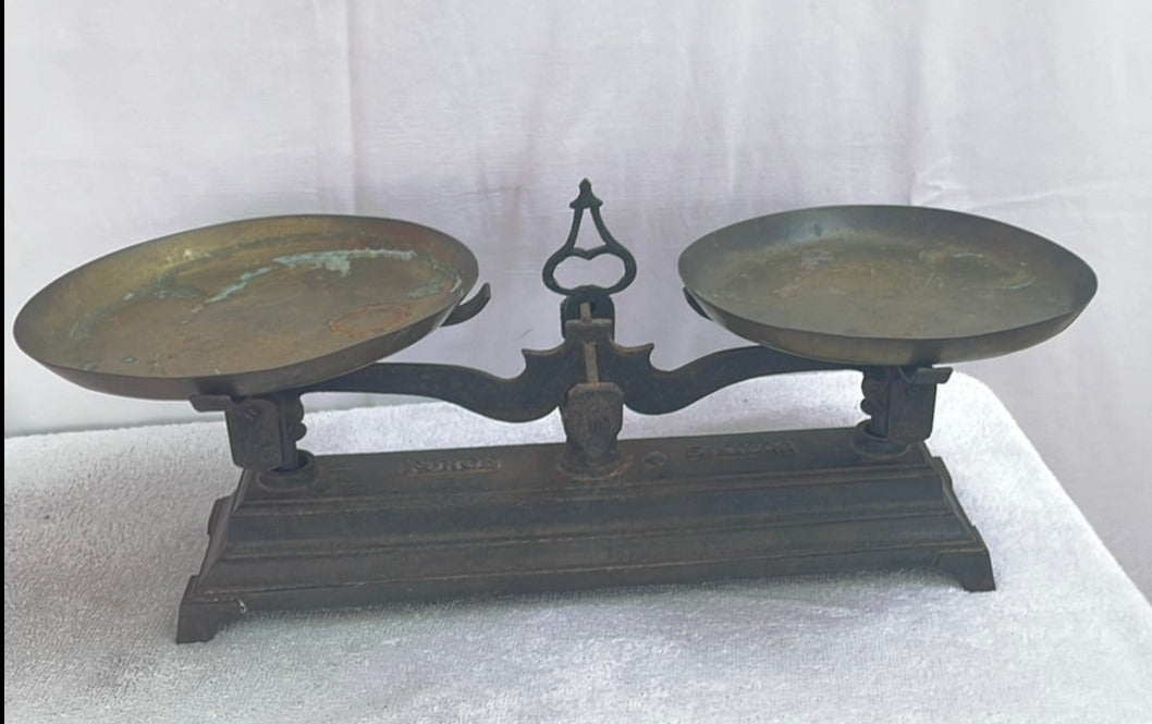 Antique JE 5kg cast iron weight scale 2024