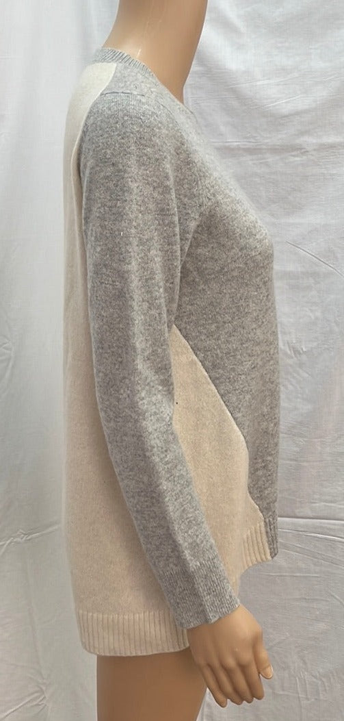 CHARTER CLUB LUXURY cream gray Cashmere Crewneck Sweater -- PM