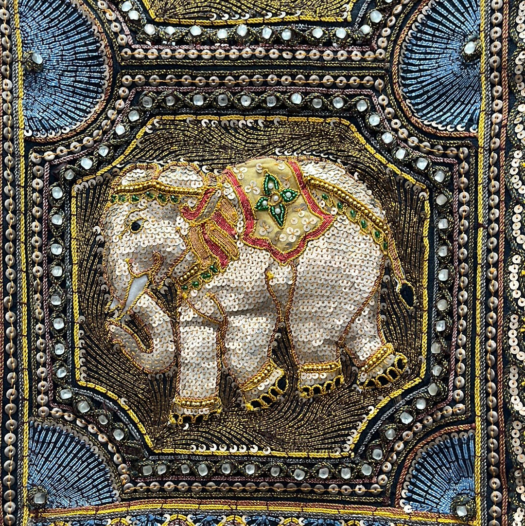VTG - Kalaga Tapestry -- Five Elephants