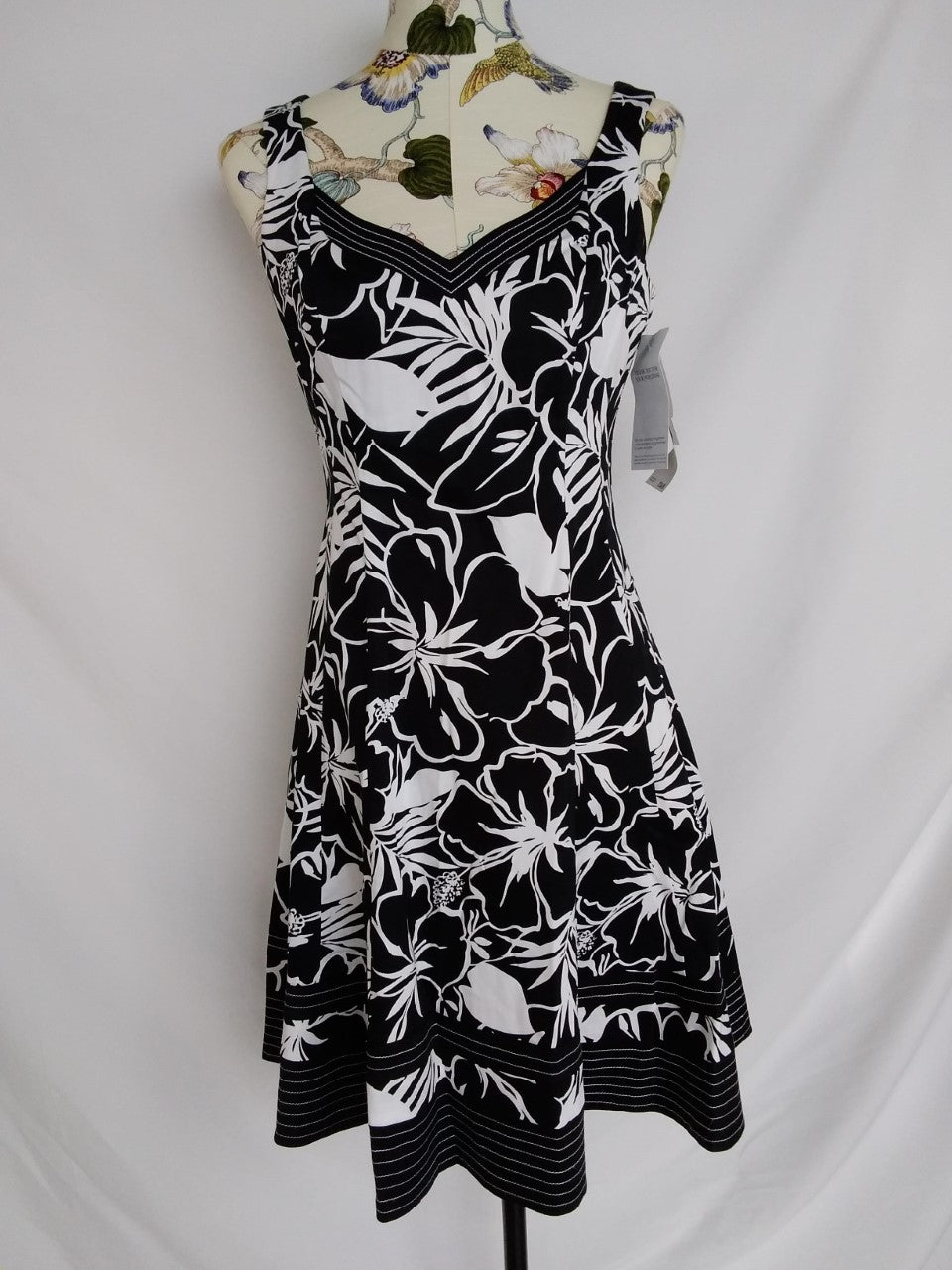 Nine West Black & White Floral Sleeveless V-Neck Dress - 4