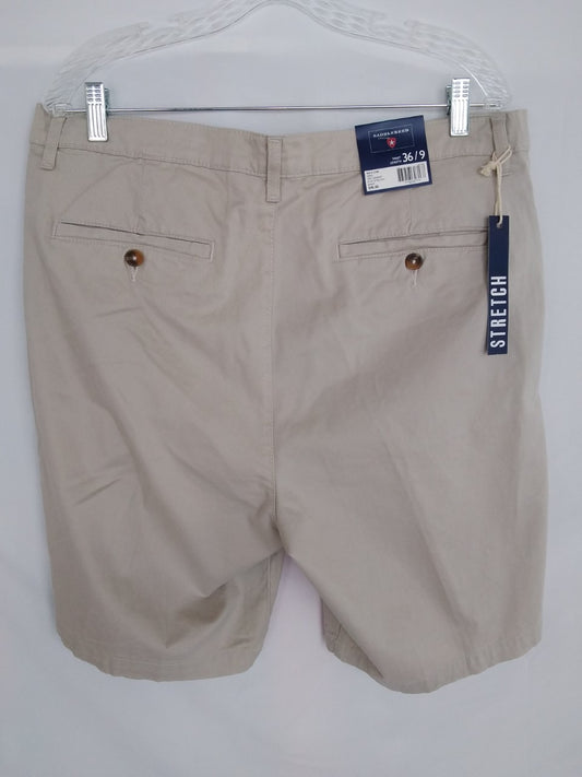 NWT - Saddlebred khaki Shorts - 36