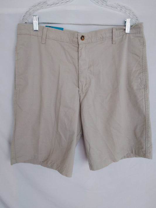 NWT - Saddlebred khaki Shorts - 36